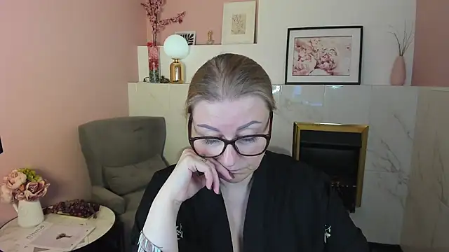 AlexandraKind online show from March 14, 2025, 12:29 pm