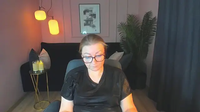 AlexandraKind online show from March 18, 2025, 2:04 am