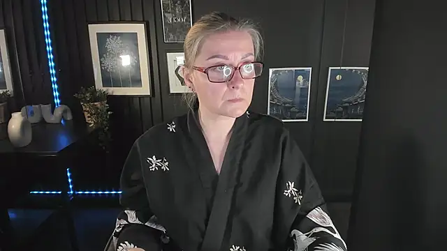 AlexandraKind online show from September 23, 2025, 1:58 pm