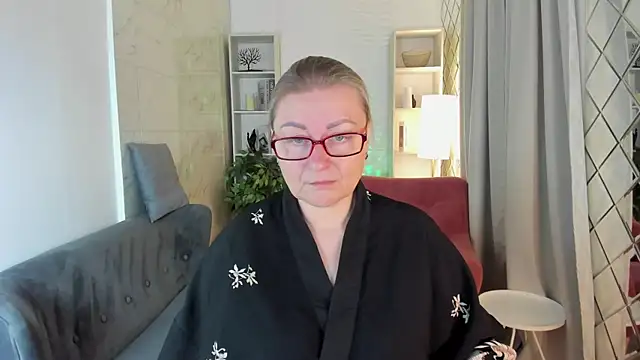 AlexandraKind online show from November 9, 2025, 1:42 pm