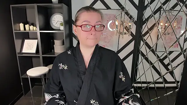 AlexandraKind online show from January 6, 2026, 1:37 pm