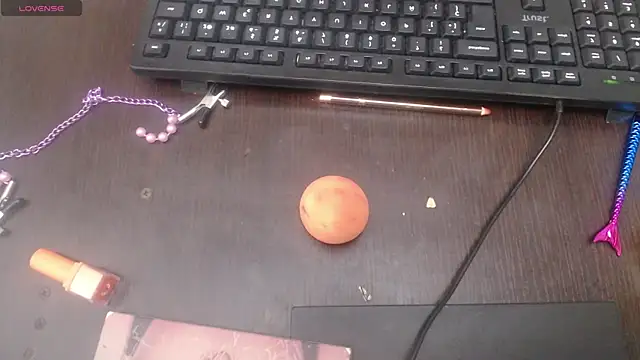 Snapshot of lulu_25_ chatting on December 24, 2024, 4:33 am lulu 25 online show from December 24, 2024, 4:33 am