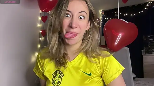 Snapshot of Gabby_cruz_ chatting on February 15, 2025, 9:05 am Gabby cruz online show from February 15, 2025, 9:05 am