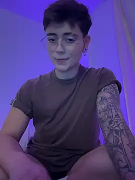 Snapshot of Chriss_gomez2 chatting on November 17, 2025, 9:04 am Chriss gomez2 online show from November 17, 2025, 9:04 am