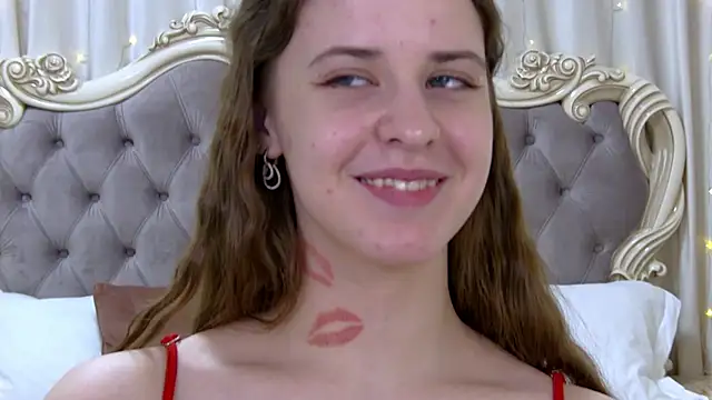 Snapshot of AgataAisitt chatting on January 22, 2025, 11:43 pm AgataAisitt online show from January 22, 2025, 11:43 pm