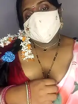 Snapshot of Sexy_Radhikaa chatting on February 19, 2025, 6:32 pm Sexy Radhikaa online show from February 19, 2025, 6:32 pm