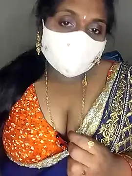 Snapshot of Sexy_Radhikaa chatting on February 25, 2025, 2:44 pm Sexy Radhikaa online show from February 25, 2025, 2:44 pm
