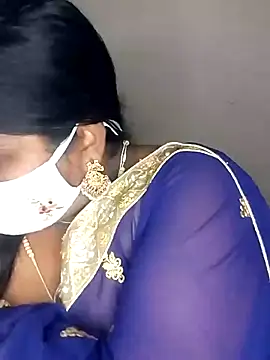 Snapshot of Sexy_Radhikaa chatting on March 20, 2025, 5:36 pm Sexy Radhikaa online show from March 20, 2025, 5:36 pm