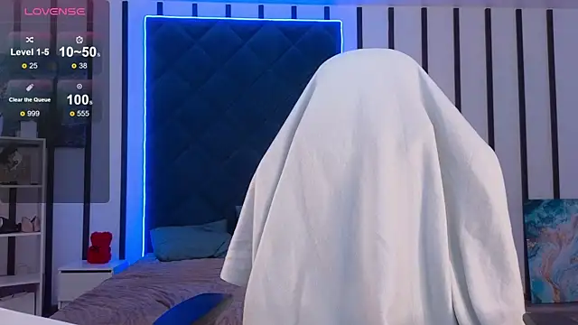 MeganFoxy11 online show from December 29, 2024, 1:38 pm