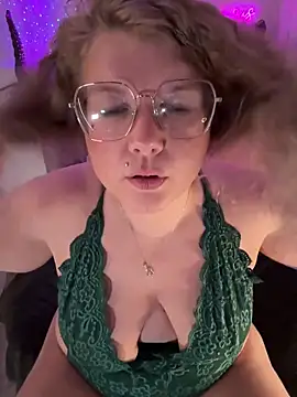 Snapshot of CurvyAnonymousGirl89 chatting on February 11, 2026, 5:07 pm CurvyAnonymousGirl89 online show from February 11, 2026, 5:07 pm