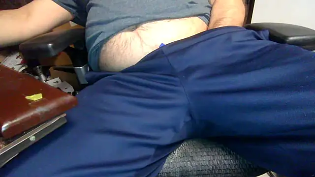 Snapshot of thickdaddy59 chatting on December 3, 2024, 3:20 am thickdaddy59 online show from December 3, 2024, 3:20 am