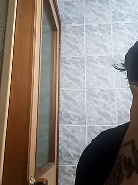 Naomy veracruz  online show from April 8, 2026, 10:15 am