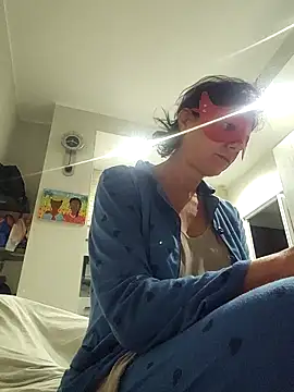 Snapshot of Vagabondainnamorata chatting on October 14, 2025, 4:24 am Vagabondainnamorata online show from October 14, 2025, 4:24 am