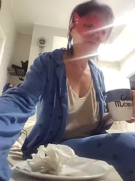 Snapshot of Vagabondainnamorata chatting on November 11, 2025, 4:56 am Vagabondainnamorata online show from November 11, 2025, 4:56 am