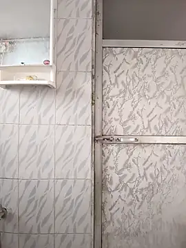 Snapshot of surabhi09 chatting on November 21, 2025, 2:10 am surabhi09 online show from November 21, 2025, 2:10 am