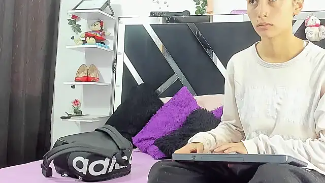 abby eemily online show from October 9, 2025, 12:03 pm