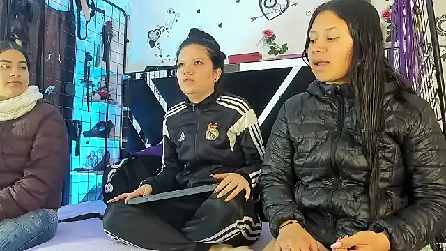 abby eemily online show from December 3, 2025, 12:14 pm