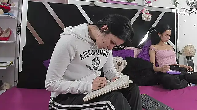 thedream girls online show from September 27, 2025, 12:10 pm