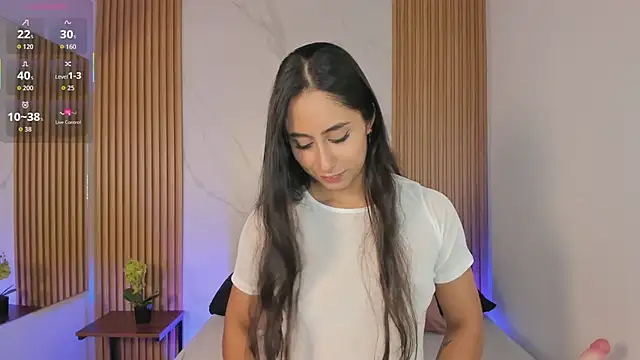 Snapshot of Julia_Martinez_ chatting on April 13, 2026, 11:37 am Julia Martinez online show from April 13, 2026, 11:37 am