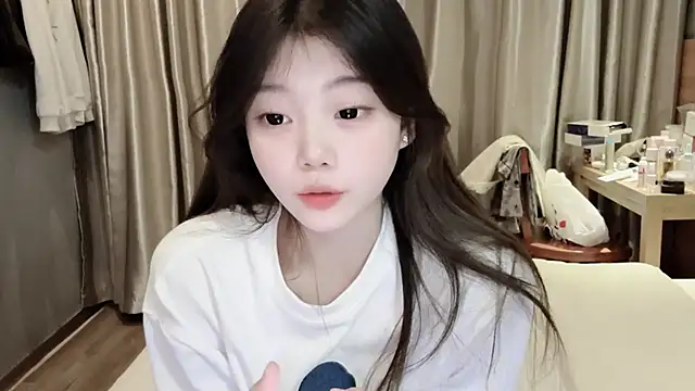 yangyang-1115 online show from March 5, 2025, 10:22 am