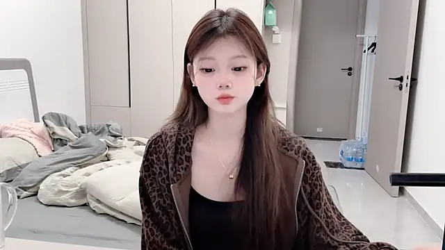 yangyang-1115 online show from September 13, 2025, 4:45 am