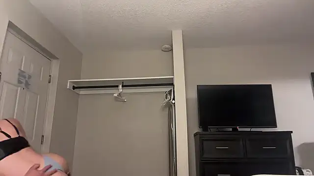 Snapshot of emilyrod01 chatting on December 10, 2024, 2:05 am emilyrod01 online show from December 10, 2024, 2:05 am