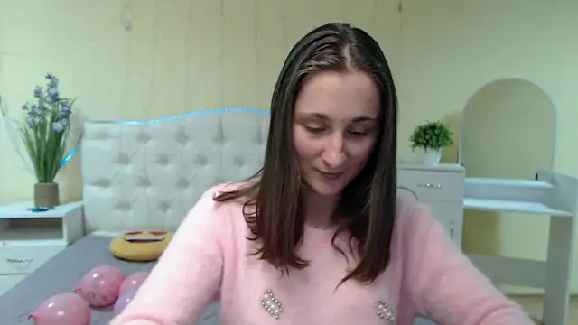 Snapshot of MichelLeee chatting on January 16, 2025, 3:13 pm MichelLeee online show from January 16, 2025, 3:13 pm