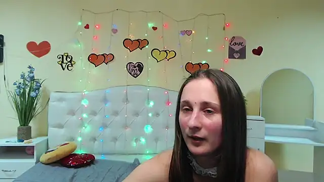Snapshot of MichelLeee chatting on February 12, 2025, 6:19 pm MichelLeee online show from February 12, 2025, 6:19 pm