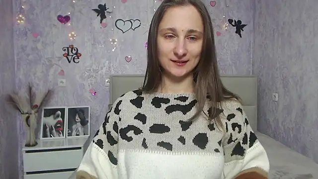 Snapshot of MichelLeee chatting on February 15, 2025, 12:11 pm MichelLeee online show from February 15, 2025, 12:11 pm