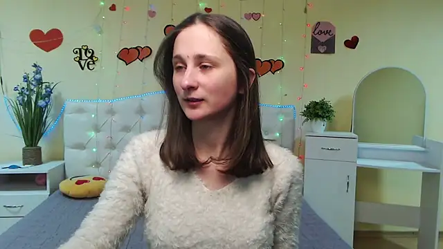 Snapshot of MichelLeee chatting on February 24, 2025, 12:05 pm MichelLeee online show from February 24, 2025, 12:05 pm