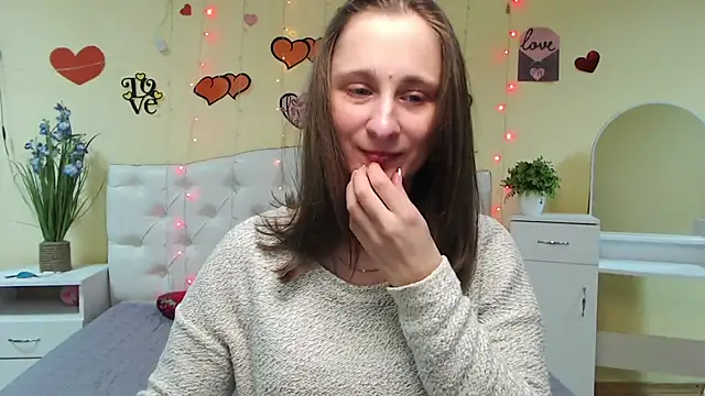 Snapshot of MichelLeee chatting on February 25, 2025, 12:03 pm MichelLeee online show from February 25, 2025, 12:03 pm