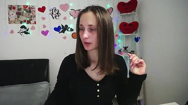 Snapshot of MichelLeee chatting on February 27, 2025, 12:13 pm MichelLeee online show from February 27, 2025, 12:13 pm