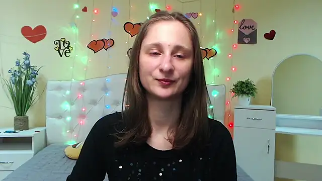 Snapshot of MichelLeee chatting on March 5, 2025, 12:11 pm MichelLeee online show from March 5, 2025, 12:11 pm