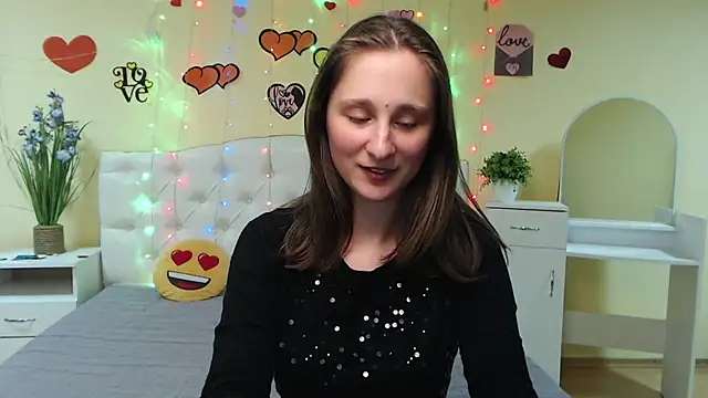 Snapshot of MichelLeee chatting on March 5, 2025, 3:18 pm MichelLeee online show from March 5, 2025, 3:18 pm