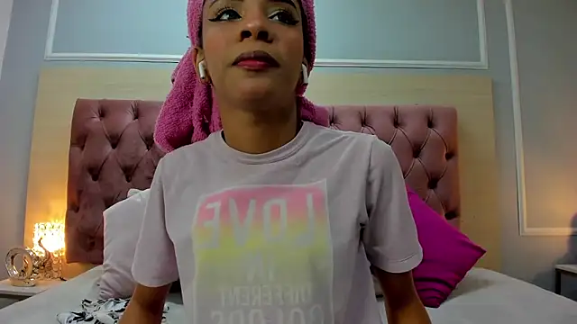 Snapshot of AshleyHill2 chatting on September 16, 2025, 3:51 am AshleyHill2 online show from September 16, 2025, 3:51 am