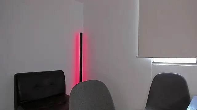 Snapshot of andrewChris_ chatting on October 2, 2025, 4:14 pm andrewChris  online show from October 2, 2025, 4:14 pm