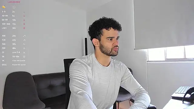 Snapshot of andrewChris_ chatting on October 31, 2025, 4:19 pm andrewChris online show from October 31, 2025, 4:19 pm