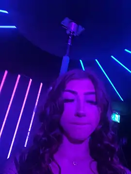 badlills201 online show from February 19, 2025, 9:47 pm