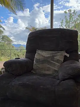 Snapshot of DimitriSullivan_ chatting on October 23, 2025, 8:29 pm DimitriSullivan online show from October 23, 2025, 8:29 pm