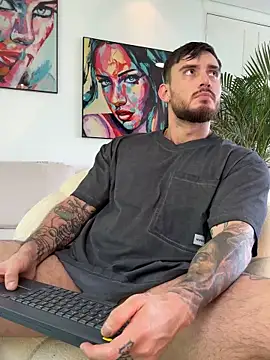 Snapshot of DimitriSullivan_ chatting on October 31, 2025, 7:04 pm DimitriSullivan online show from October 31, 2025, 7:04 pm