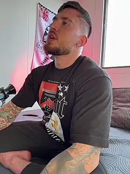 Snapshot of DimitriSullivan_ chatting on November 24, 2025, 7:35 pm DimitriSullivan online show from November 24, 2025, 7:35 pm