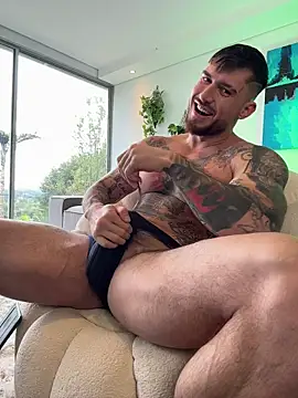 Snapshot of DimitriSullivan_ chatting on December 1, 2025, 2:33 pm DimitriSullivan online show from December 1, 2025, 2:33 pm