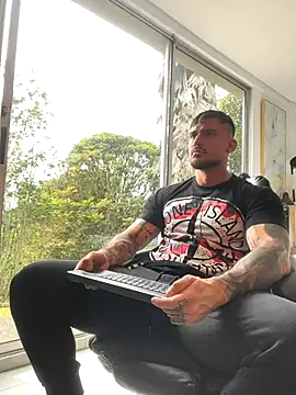 Snapshot of DimitriSullivan_ chatting on December 16, 2025, 2:33 pm DimitriSullivan online show from December 16, 2025, 2:33 pm