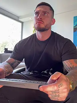 DimitriSullivan  online show from April 15, 2026, 1:18 pm