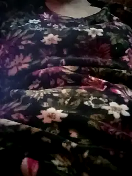 Snapshot of yara-25 chatting on December 5, 2024, 2:22 pm yara-25 online show from December 5, 2024, 2:22 pm