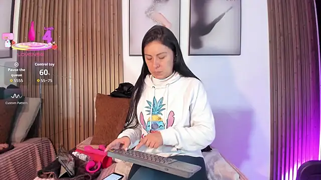 Ella Rousse online show from November 15, 2025, 2:24 pm