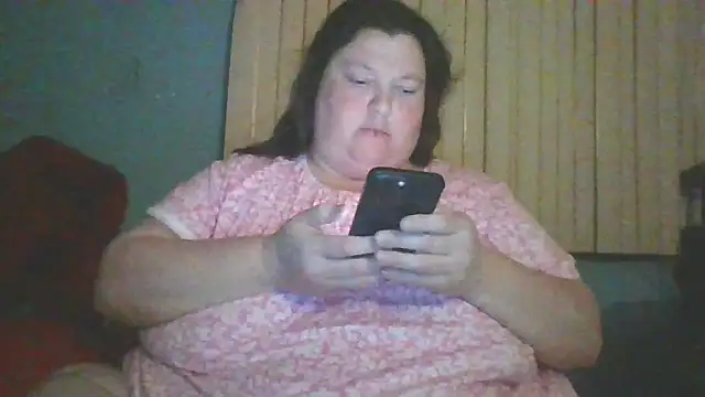 Honeybee2025 online show from December 9, 2024, 11:45 pm