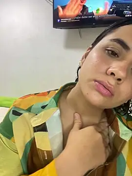 Snapshot of Leyna_Kenet chatting on December 4, 2025, 3:49 am Leyna Kenet online show from December 4, 2025, 3:49 am