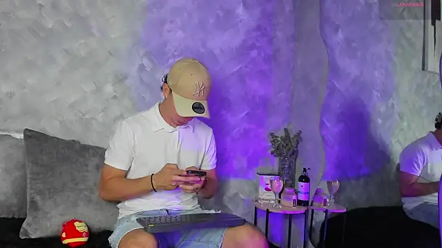 Snapshot of -Bruno-Bs chatting on September 23, 2025, 1:41 am -Bruno-Bs online show from September 23, 2025, 1:41 am