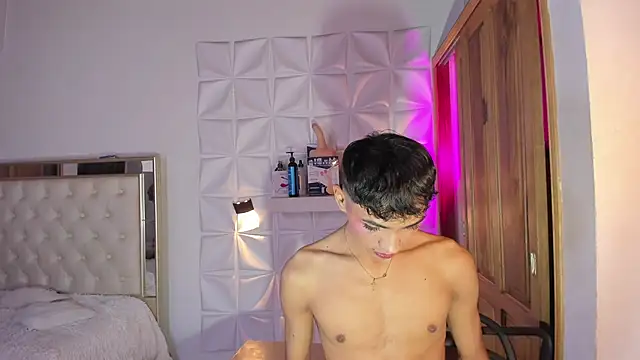 im sebaslopez online show from December 15, 2025, 11:47 am